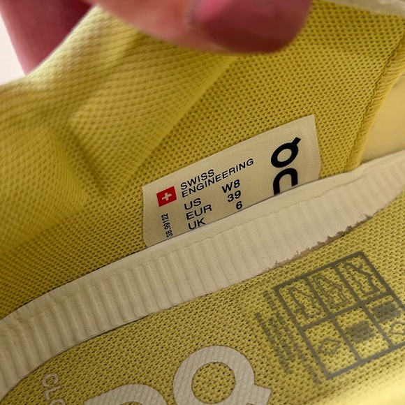 ON Running Cloud X Sneakers - Picture 7 of 8